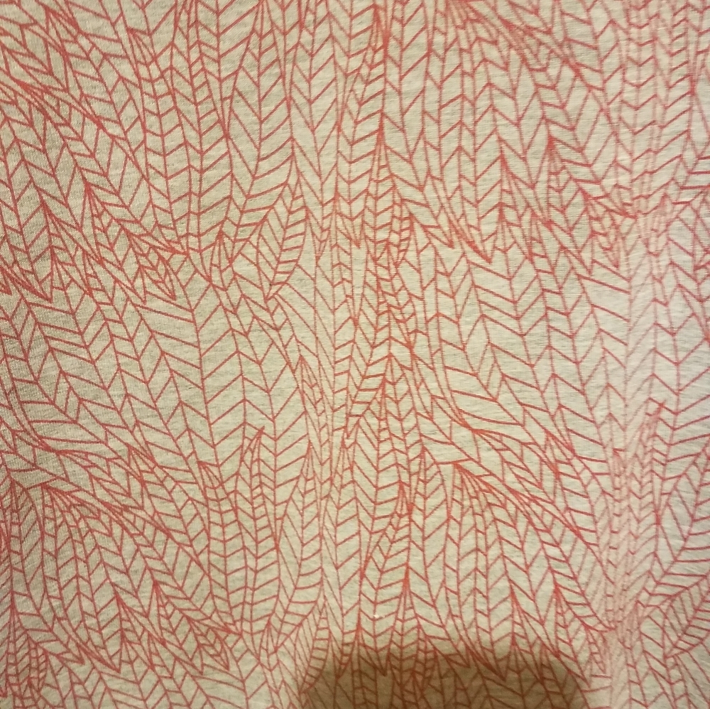 Lularoe Medium Leaf Patrick Tee - image 2